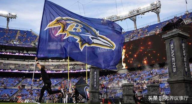 巴尔的摩乌鸦队赛季遇困：伤病潮致攻防瘫痪，球迷两难想弃坑