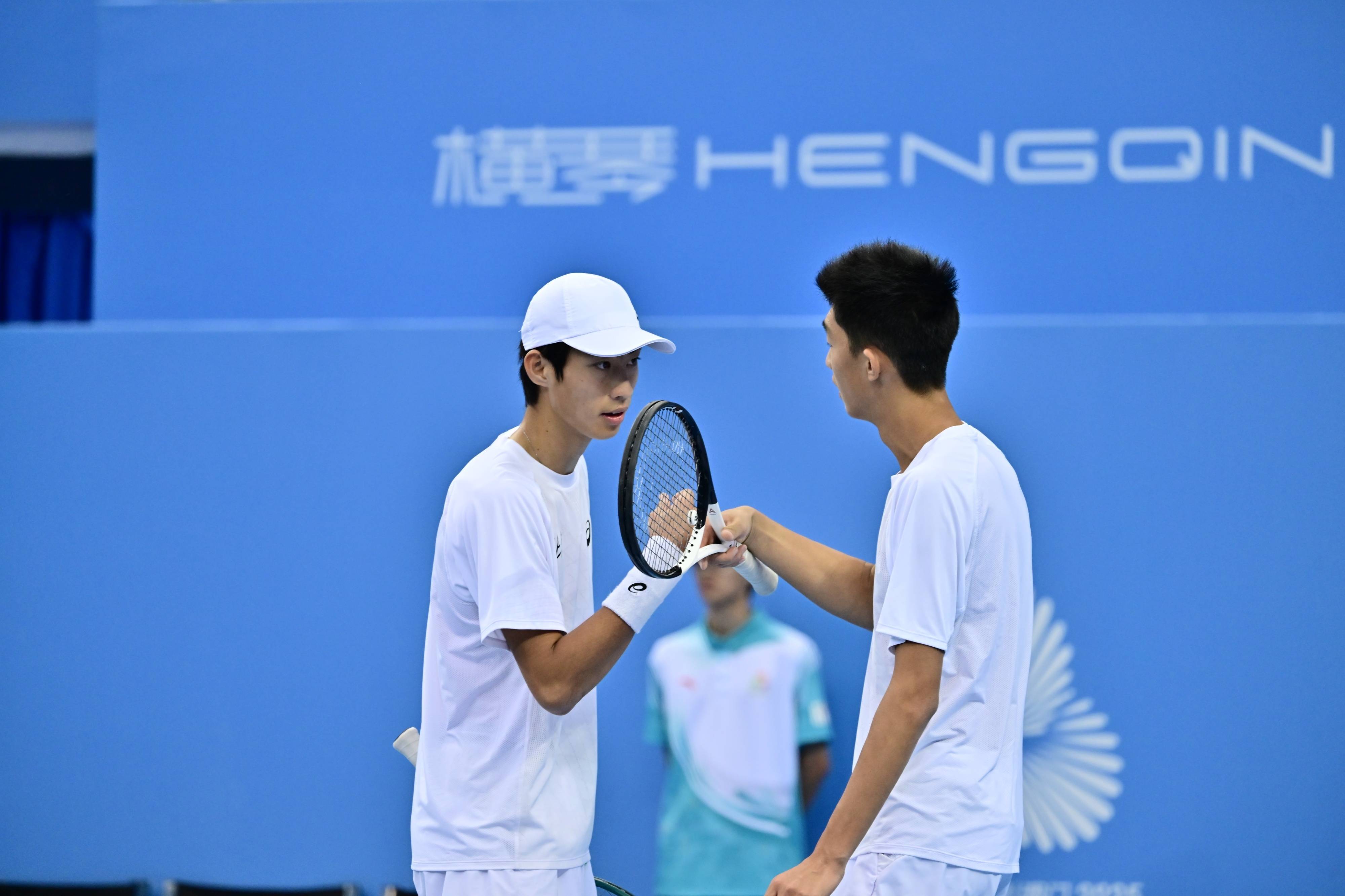 北京队上演“抢十”逆转,险胜江苏队获网球男子团体冠军