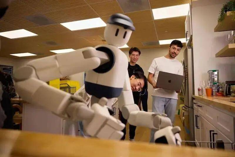 开云平台-Memo机器(qì)人：戴棒球帽(mào)的家务终结者？