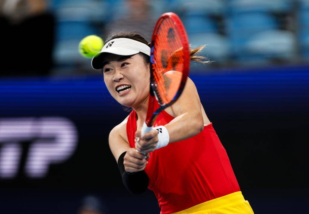 开云新闻-网球联合杯-中国0-3加拿大 朱琳遭逆张之臻开局被破发