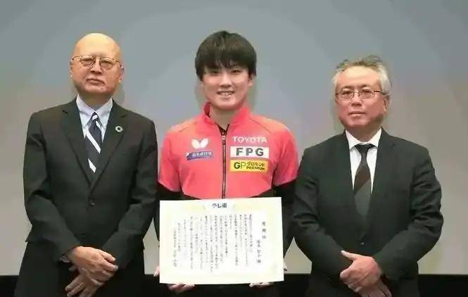 55岁张本宇归乡出任成都高新若水居乒乓球俱乐部的主教练，据传达6位数的年薪合同和一段深厚的乡土情结作为开端！美和冲冠能否圆梦？